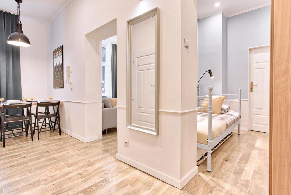 Tyzenhauz Apartments Comfort Kraków Zewnętrze zdjęcie